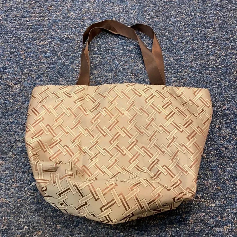 Tote bag